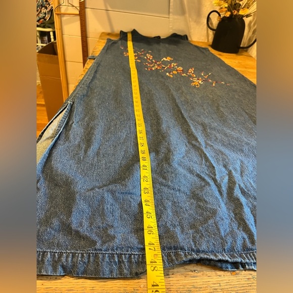 VANITY FAIR – Embroidered Denim Dress – Size 16 - Picture 5 of 10
